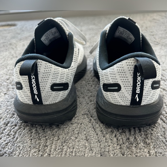 Brooks Women’s Revel 6 Neutral Running Shoe - Size 9 - Excellent Condition - Picture 3 of 8